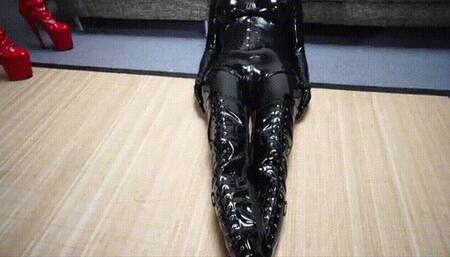 Latex group facesitting, blowjob and finger fetish