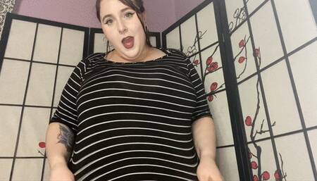 BBW stuffs balloons under shirt, belly & breast expansion inflation play