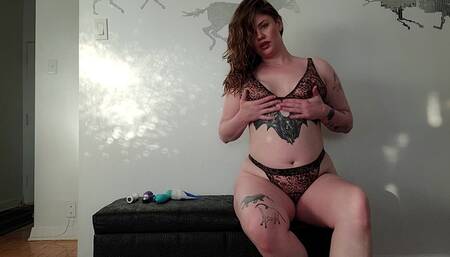 Juicy Cougar Wants To Show You Her Toys