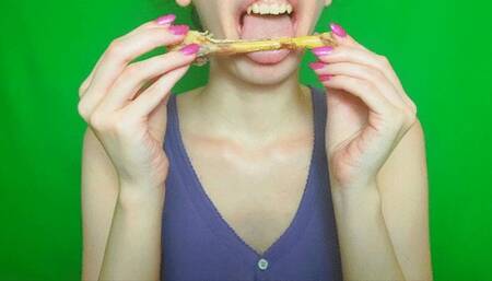 I lick a chicken leg bone - 720p