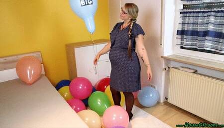 pregnant highheels popping