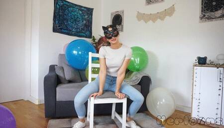 Foxys sit pops Herloons