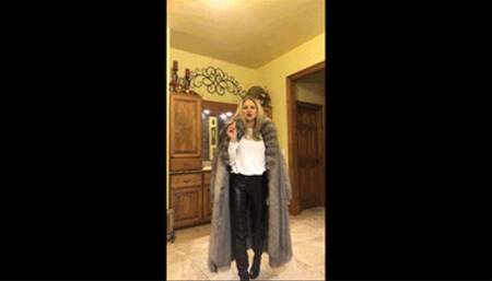 Millionaire Fur Cigar Goddess (1080p)