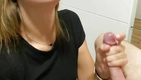 Babe sucks me off until i cum in her mouth