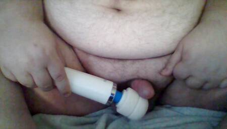 Big Amateur Jerking with wand