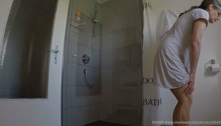 Filming myself in the shower - Part 1 (2018) (MP4)