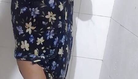 Cam girl bath show .whats app no 0742341819