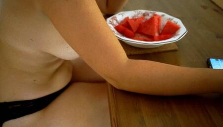 Eating, measuring and belly sounds