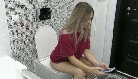 After a good meal, I really need to go to the toilet MP4 HD 720p