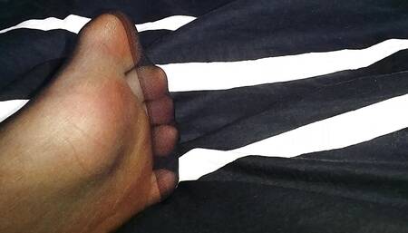 cum on own feet nylon