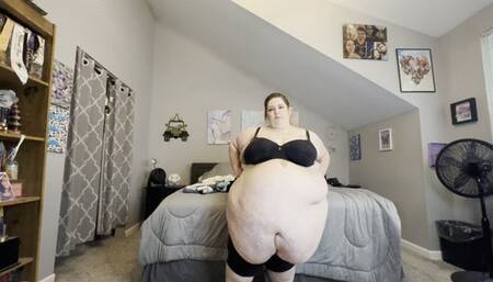 Celia Tries on Some TIGHT Shirts - MOV