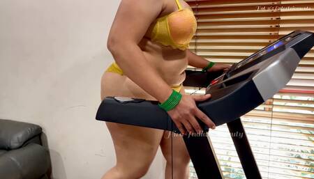 Hira Indian Beauty - Sexiest and Erotic Lingerie Workout on Treadmill