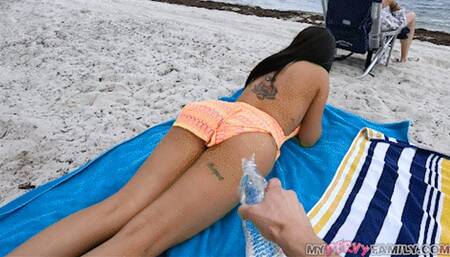 Lame Labor Day Turns Lustful on Public Beach - Mp4 4K