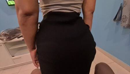 Creamy fuck wearing a black long skirt, lapdance first