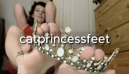 'Crowned feet' sexy milf foot tease, purple toes, tight little dress