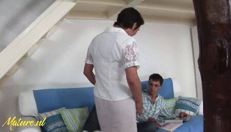 Mature NL - cum in pussy video