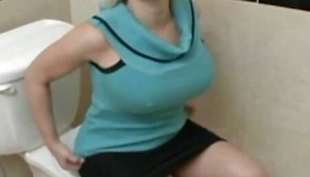 Intense Bathroom Sex Is Her Favorite Because She Likes to Fuck in Very Awkward Places