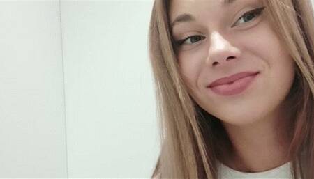Naughty in public toilet mp4 FULL HD