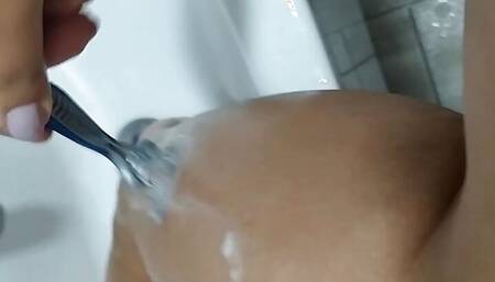 Hot Mom Nikita Shaves Her Sexy Feet And Complains About Bad Boss