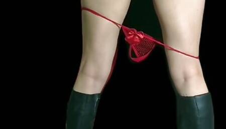 She likes to show her pussy while she's dancing reggaeton and gets hot with her deodorant.