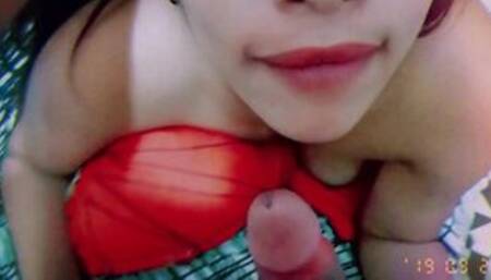 Filha do meu patrão chupando meu pau cheia de tesão, gozei bem gostoso no rosto dela