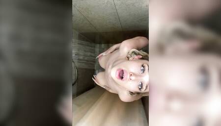 Sexy Girl Wanna be Fucked in Shower