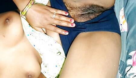 i am soniya i want a man.i am alone.desi village bhabhi soniya showing and fingring