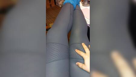 squeezing n slappin' my thighs - 29.04.2022