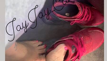 Dirty feet reveal