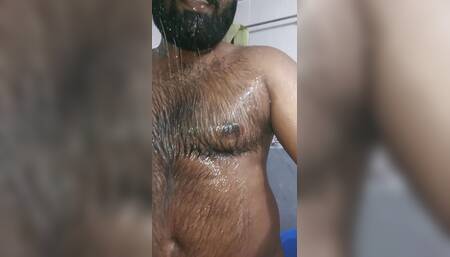 New commer showering