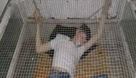 Boy in a cage MP4(1920*1080)HD