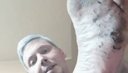 My dirty feet 1