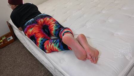 Dylan actively poses their bare feet (4k)