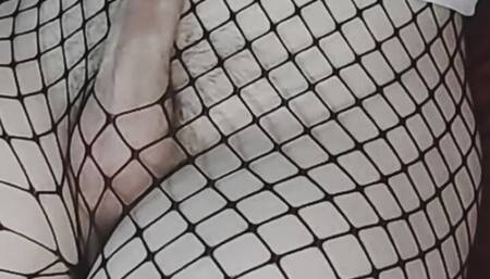 Femboyzinha with half a bomb cock, giving a hot handjob