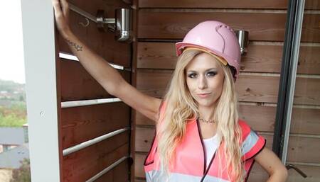 Sexy Michelle Moist - skinny dirt - Solo Interviews