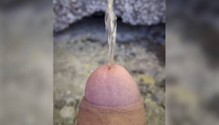 Pissing-outdoor