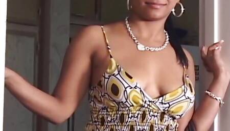 Lesbian hottie Brown Sugar enjoys sweet pussy