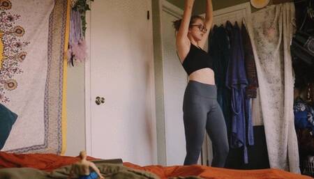 Giantess puts tiny man on fuck machine