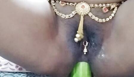 Hot Desi wify full enjoy with Dildo aur  makai se sex kiya.