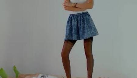 Elzbieta Throatstanding - Carpet For The Black Mamba - 4096x2304 - 4K