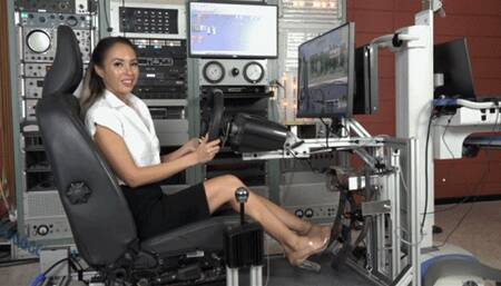 Lucy Simulates Driving a Manual Transmission - in Heels (MP4 - 720p)