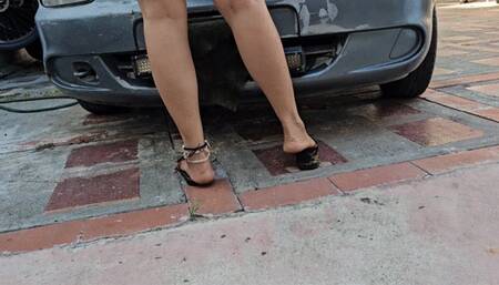 Milah Arches Pedal pumping and cranking fantasy on flip flops