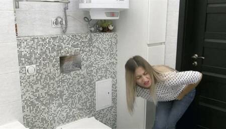 Can not hold it anymore and pee your pants MP4 HD 720p