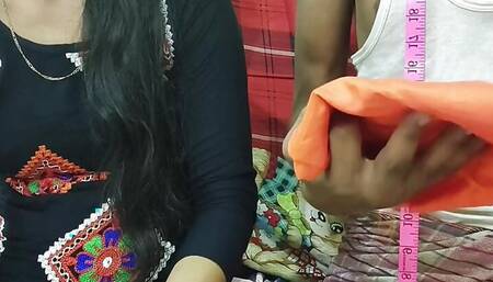 Trailor ne bhabhi ka naf lete hi bhabhi ki chut chod diya