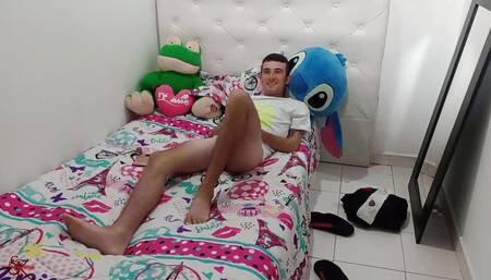 I masturbate with my stepsister's thongs in her room