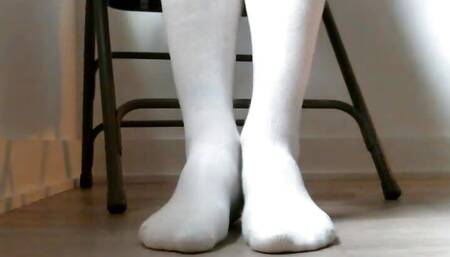 Bored during a Meeeting so I Broadcast Footcam