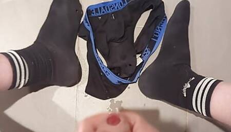 Cumming on lonsdale briefs slo mo