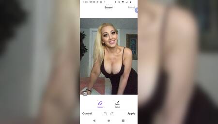 Summer Mellons loves to play with herself