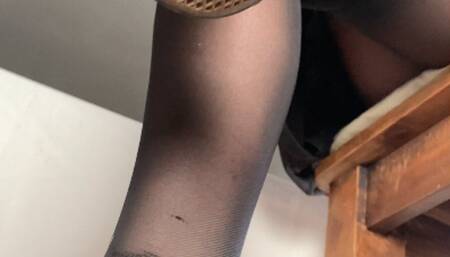 Shoefetish - Tramplegirl in Vans and Nylons - POV and Underglass Views, Shoeplay, Bootom close ups - 4k