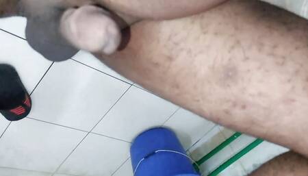 Body Building Stud Jerks His Huge Muscle Cock